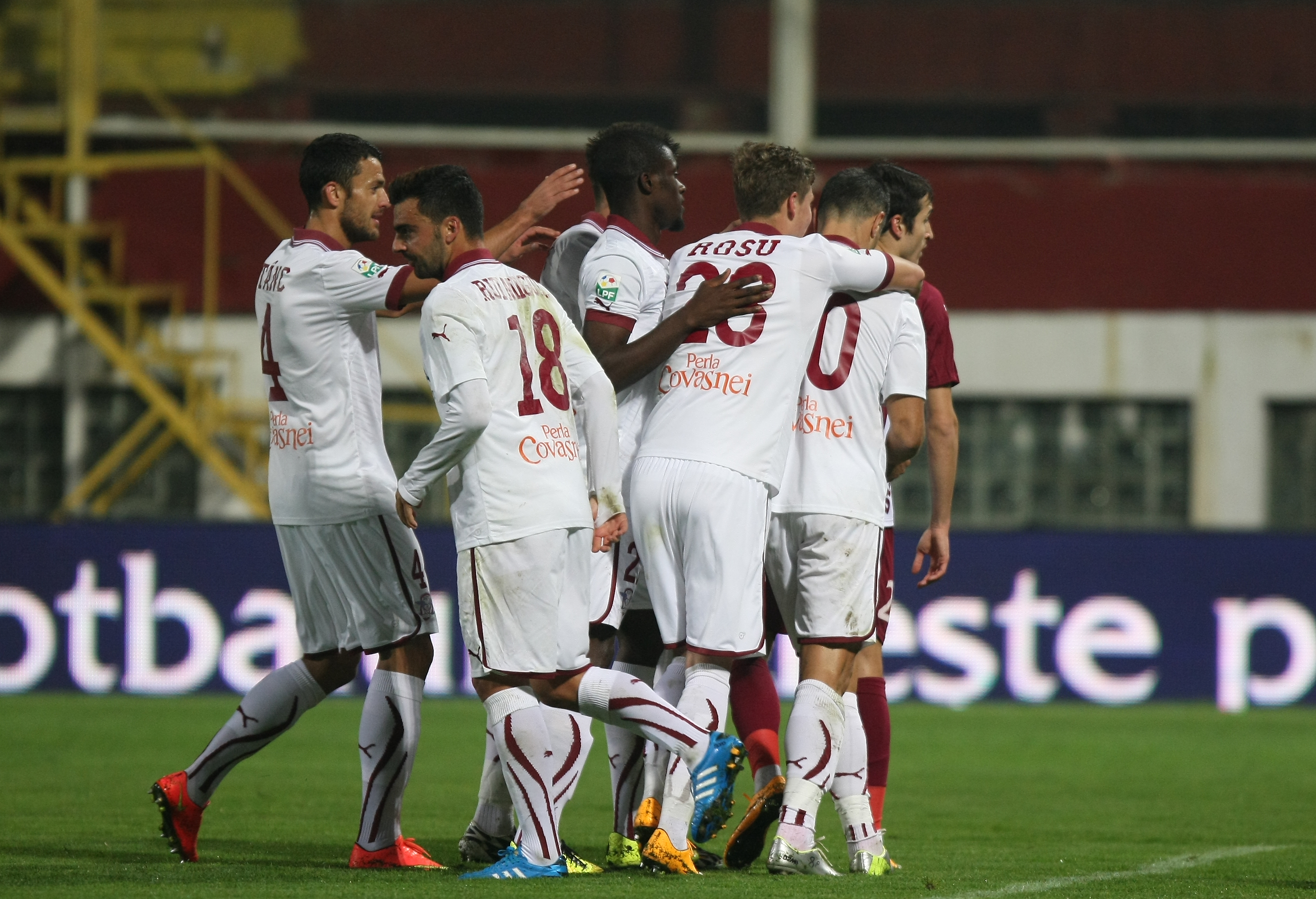 VIDEO/ Cupa României, optimi: Rapid - CFR Cluj 1-2. I-au deraiat pe final