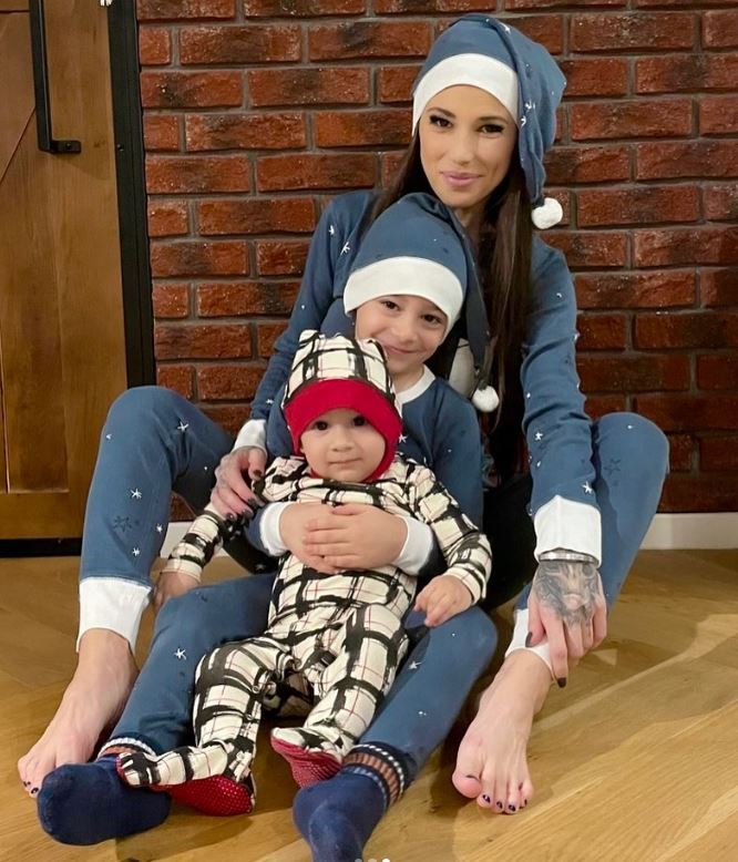 Cum se înțelege Roxana Vancea cu părinții soțului ei: „Pe tatăl lui nu l-am cunoscut niciodată”. Ea a rupt certificatul de căsătorie de mai multe ori