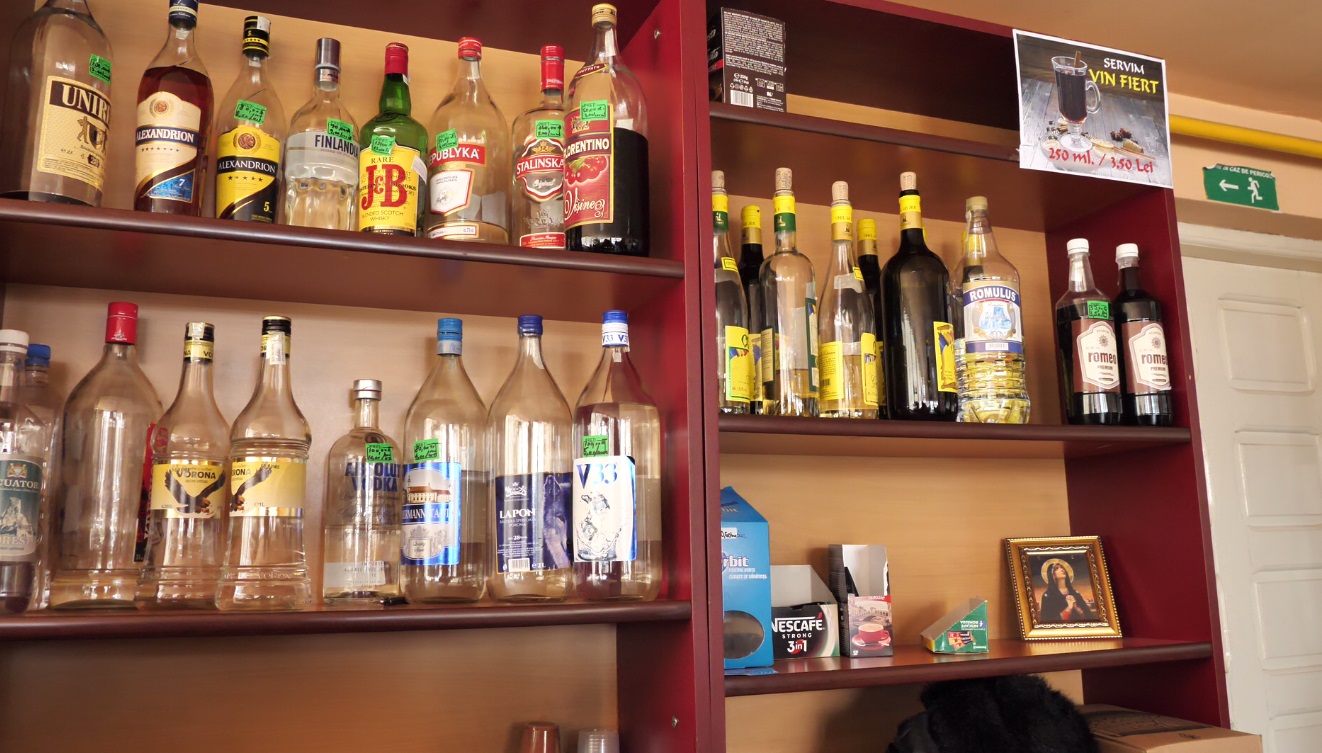 VIDEO/Crucea bețivilor, o tradiție veche bucovineană. Se jurau sub ochii preotului că 40 de ani nu se mai ating de alcool