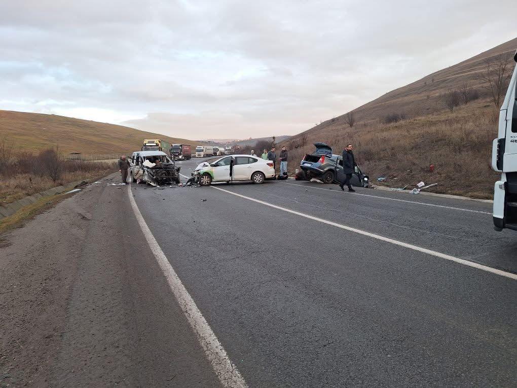 Doi copii între cele șase victime ale unui accident cu trei mașini și un TIR, pe centura Vâlcele-Apahida, în Cluj