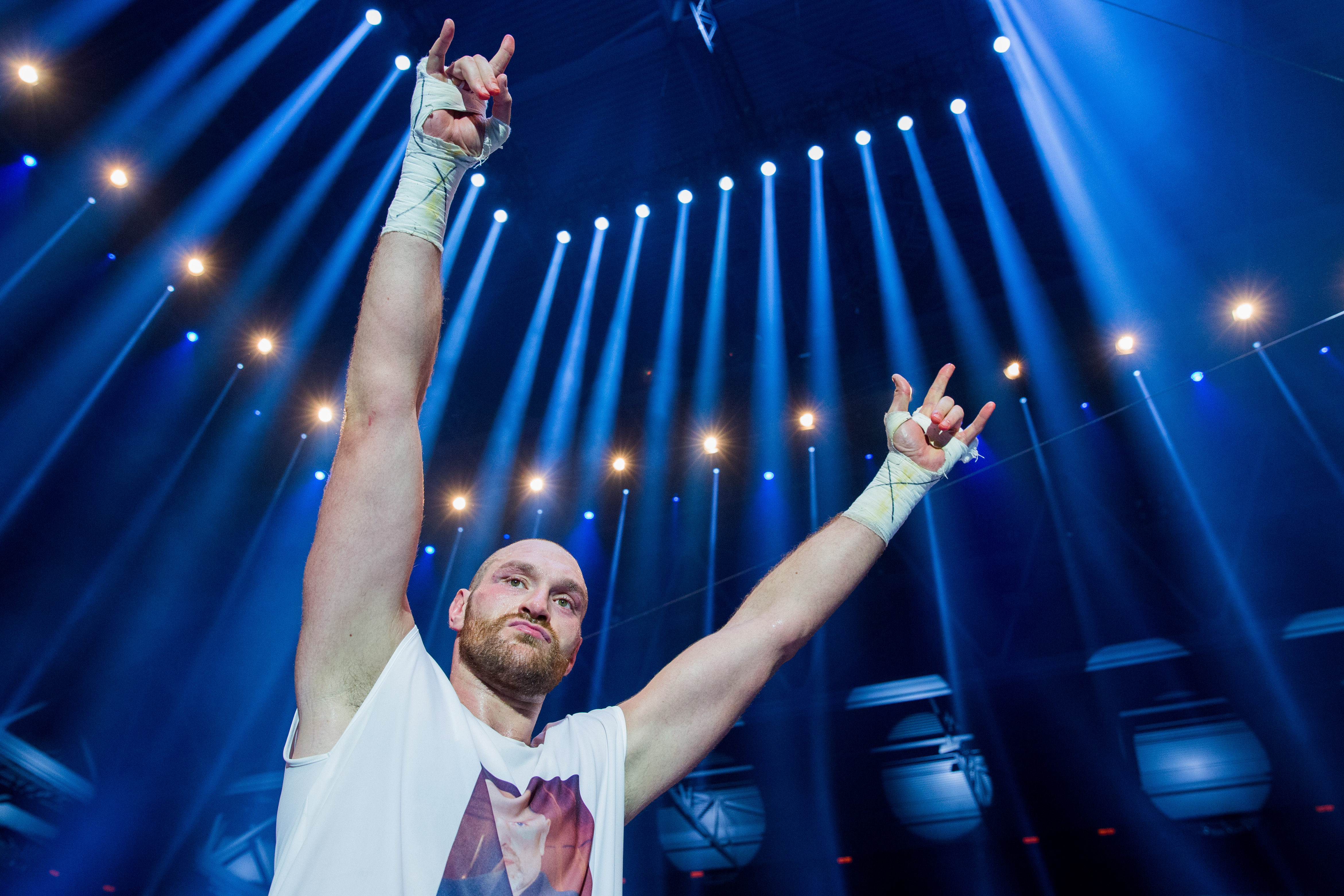 E nebun, Doamne! Tyson Fury s-a pus pe cântat! / FOTO&VIDEO