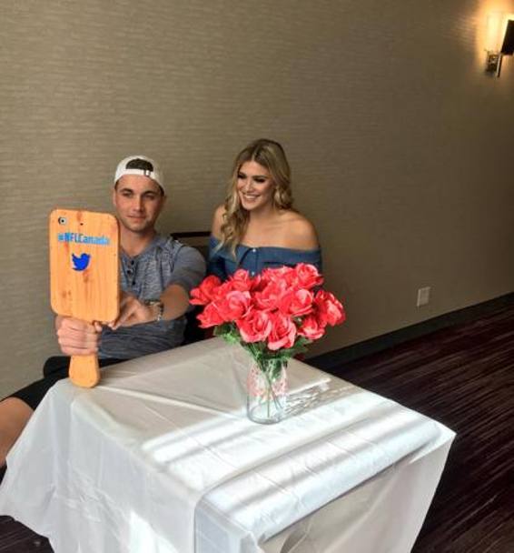 Nu vine la Cluj, s-a dus la Super Bowl. Eugenie Bouchard a petrecut din nou cu studentul John Goehrke / GALERIE FOTO