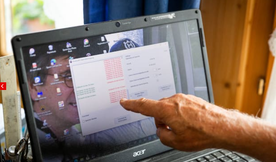 Exasperat de vitezomanii care trec prin fața casei lui, un pensionar și-a cumpărat radar, în Elveția: „Poate fac și autoritățile ceva”