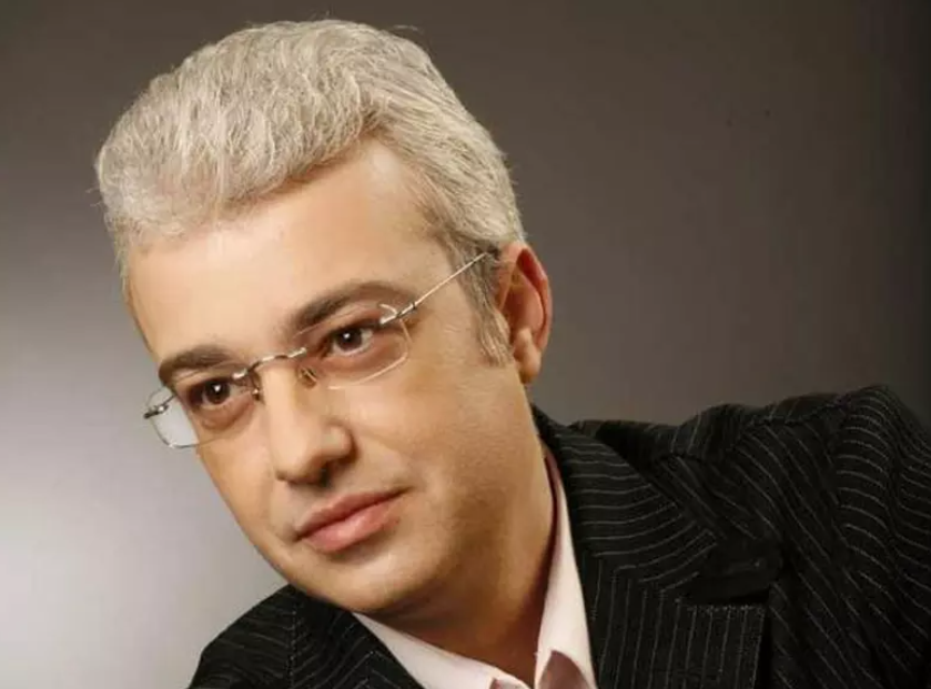 Cătălin Crișan s-a despărțit de Camelia, după mai bine de doi ani de relație. Artistul a rămas din nou singur. „Viața merge mai departe”