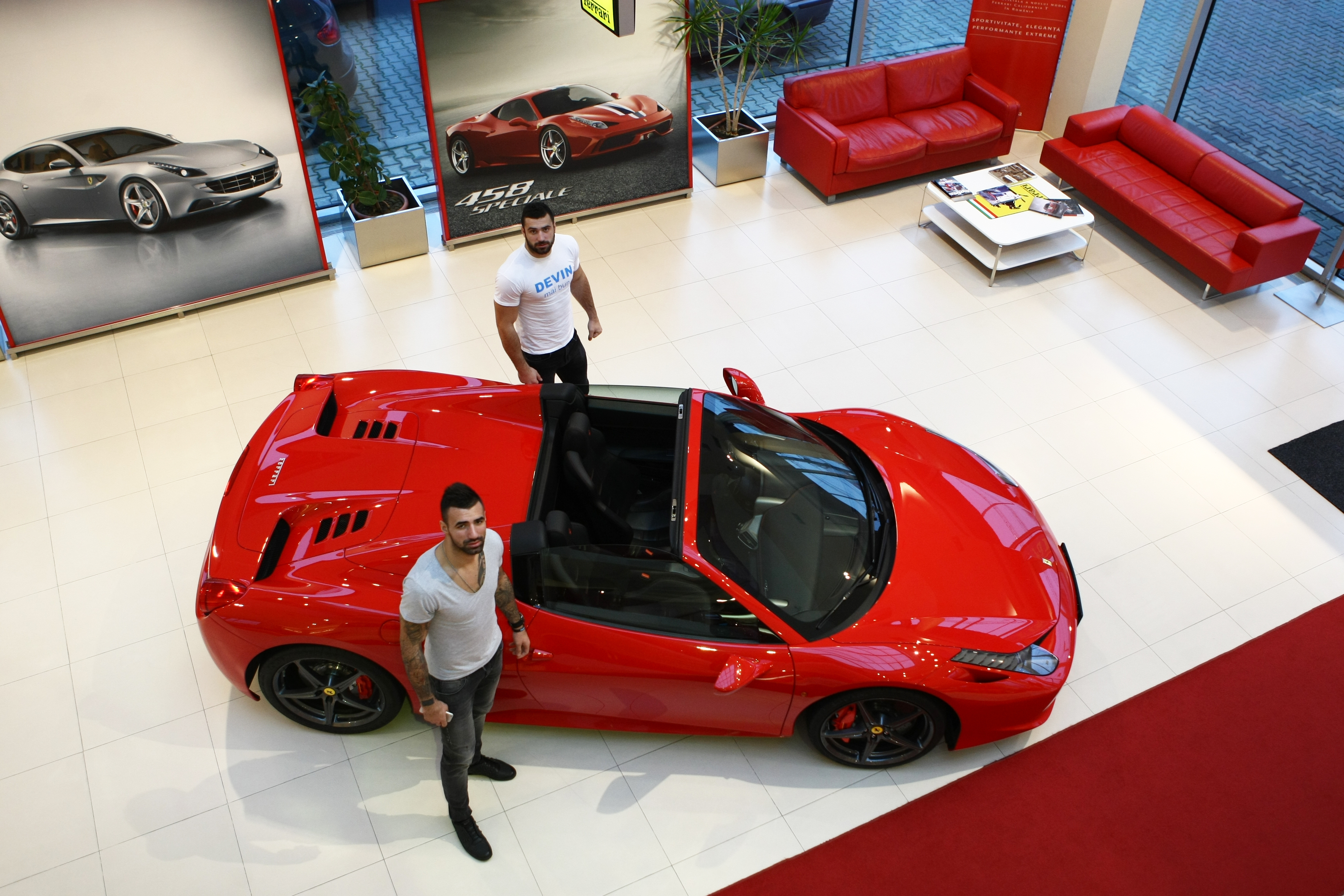GALERIE FOTO / Fraţii Stoica s-au pregătit pentru gala de la Monza testând un Ferrari