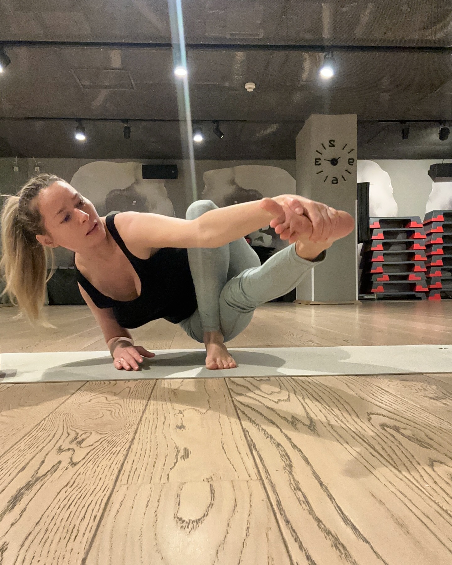 Imagine rară cu Laura Cosoi în sala de sport. Cum arată după a patra naștere. „Pentru anul viitor îmi propun să mă concentrez și mai mult”