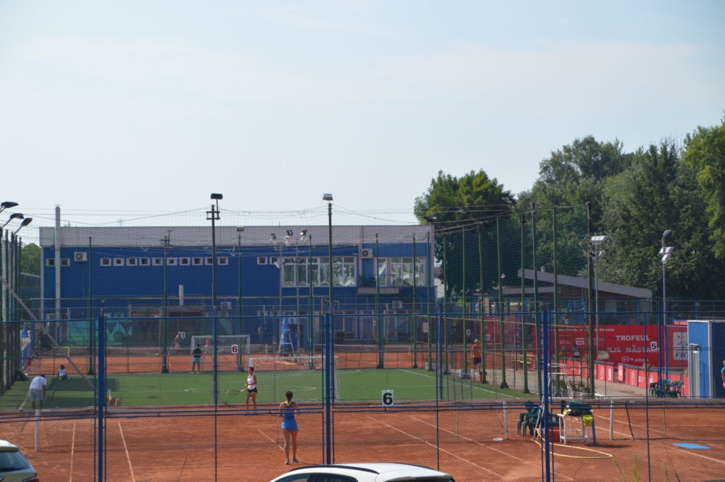 Ioana Loredana Roșca și-a adus buldogul francez la Arad. Fata a câștigat Roland Garros-ul la junioare / GALERIE FOTO
