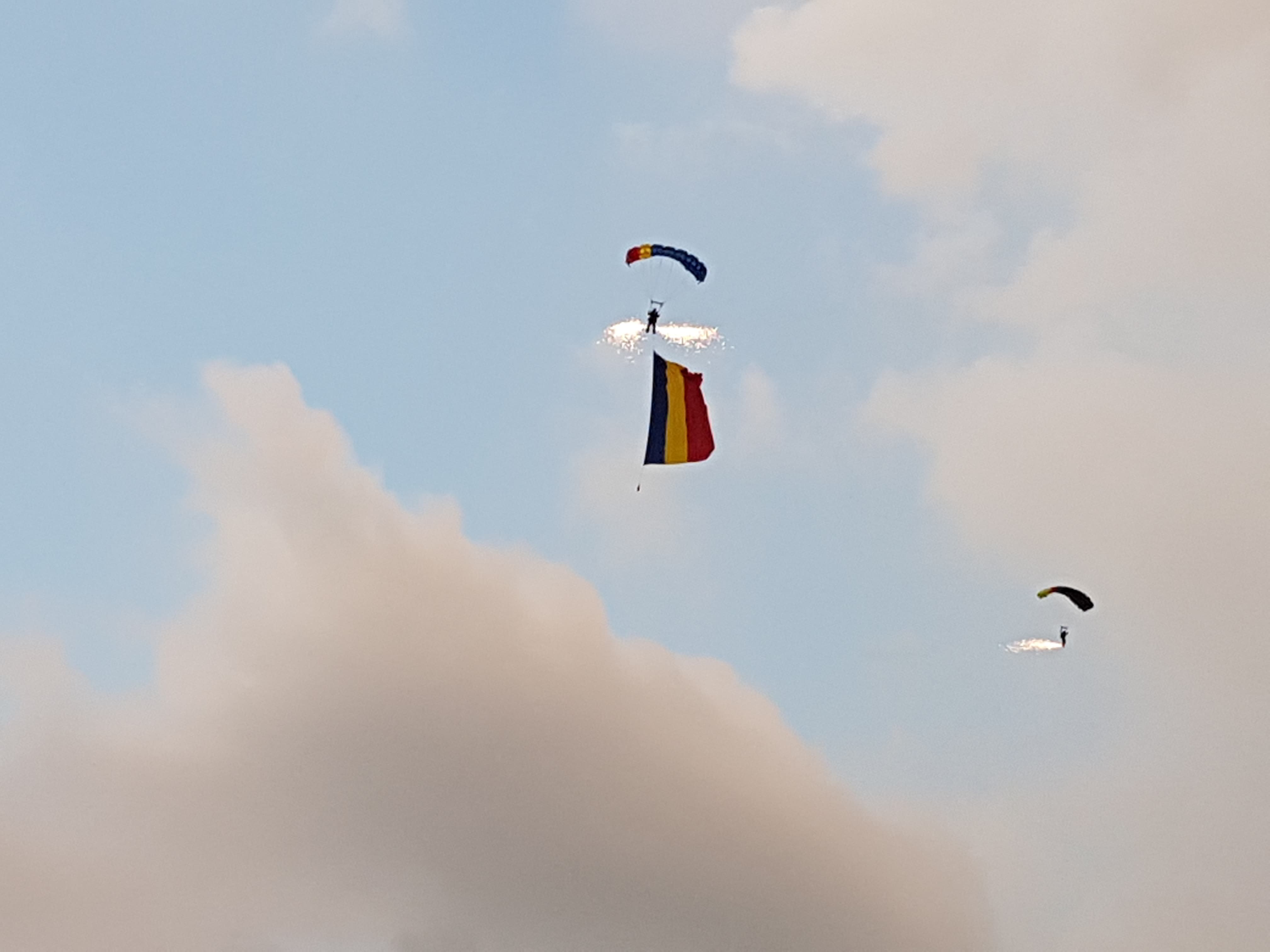 VIDEO&FOTO / BIAS 2018, spectacol total de la cer la pământ, la show-ul aviatic din Bucureşti