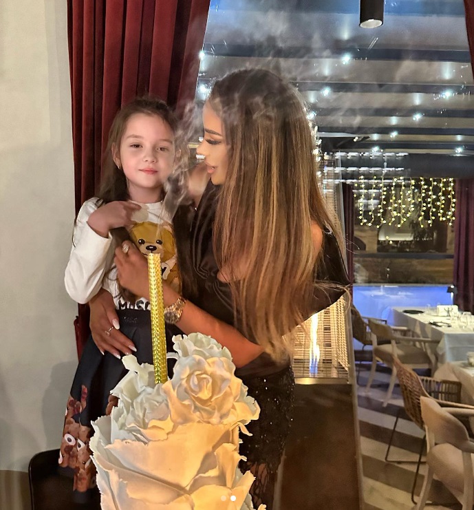 Bianca Drăgușanu a răbufnit: „Oamenii nu știu că sunt o mamă devotată”. Gestul făcut de fiica ei a impresionat-o până la lacrimi