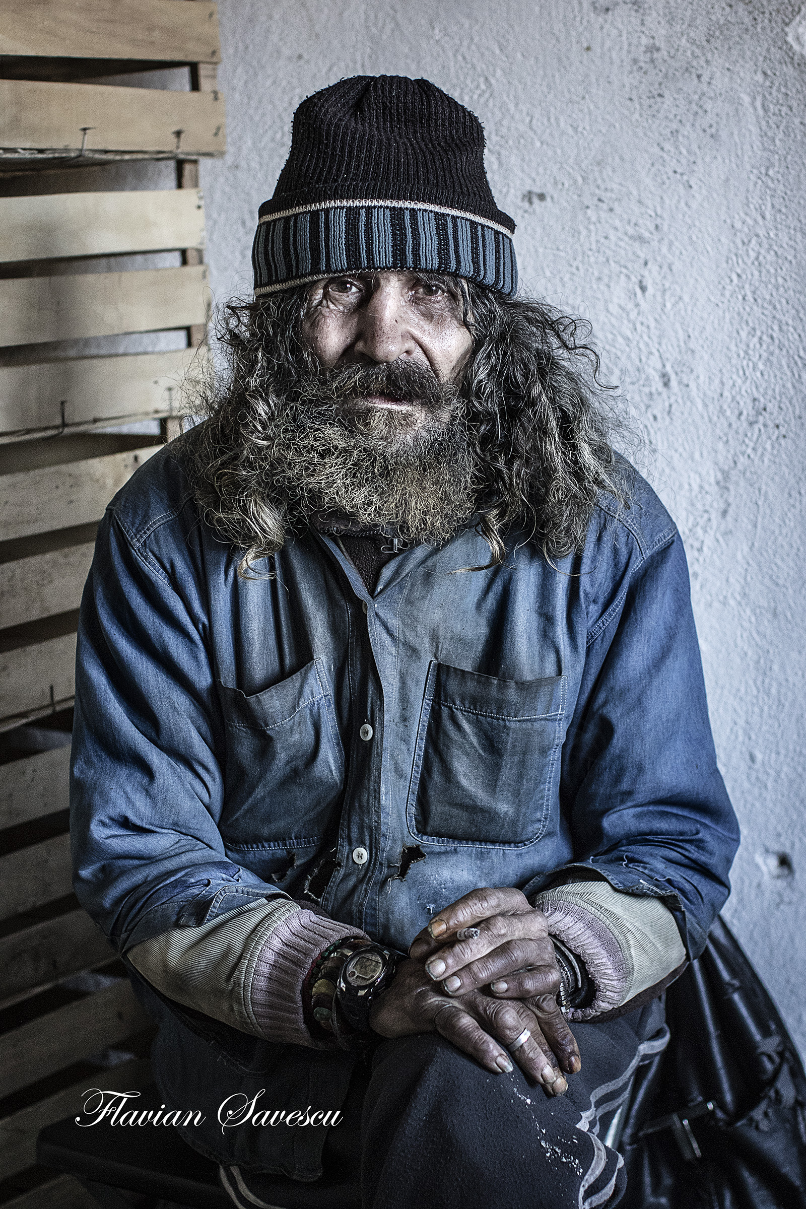 REPORTAJ/Povestea lui Juju, filosoful homeless din Anina: "Eu sunt fericit. Ştii cum a murit Tolstoi? Sărac. Şi în frig“|FOTO