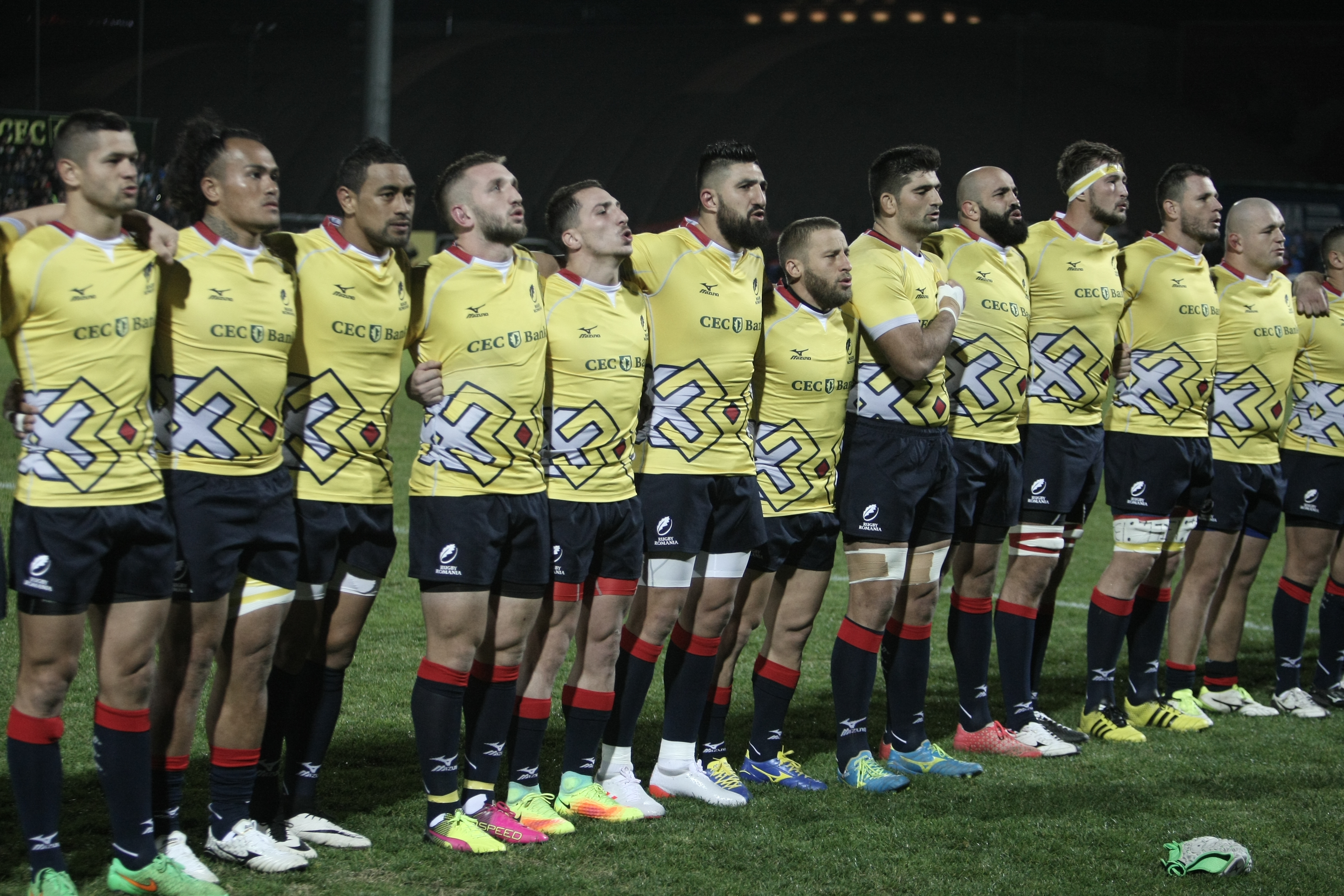 România a învins Canada la rugby. Fanii români au sărbătorit pe teren cu ”stejarii” și cu ”arțarii” | FOTO