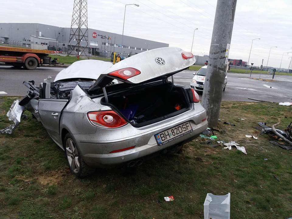 FOTO/ Un polițist de frontieră a murit într-un accident în Oradea. Era tatăl unei fetițe
