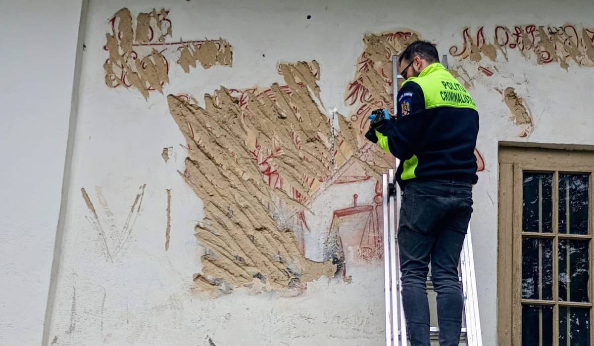 Fresca „Moartea râzând”, de aproape 200 de ani, din Argeș, vandalizată cu sapa. Autorul a explicat gestul: „Biserica nu mai este a Morții, ci a Vieții”