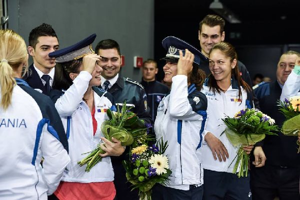 Fetele cochetele! Halep, Niculescu, Mitu și Olaru au impresionat la dineul oficial. ^Programul de la România-Cehia (Fed Cup) / FOTO&VIDEO