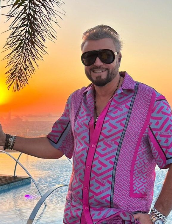 Cătălin Botezatu a răbufnit după ce fanii au comentat despre orientarea lui sexuală: „Am doi copii! Nu mai aberați!”
