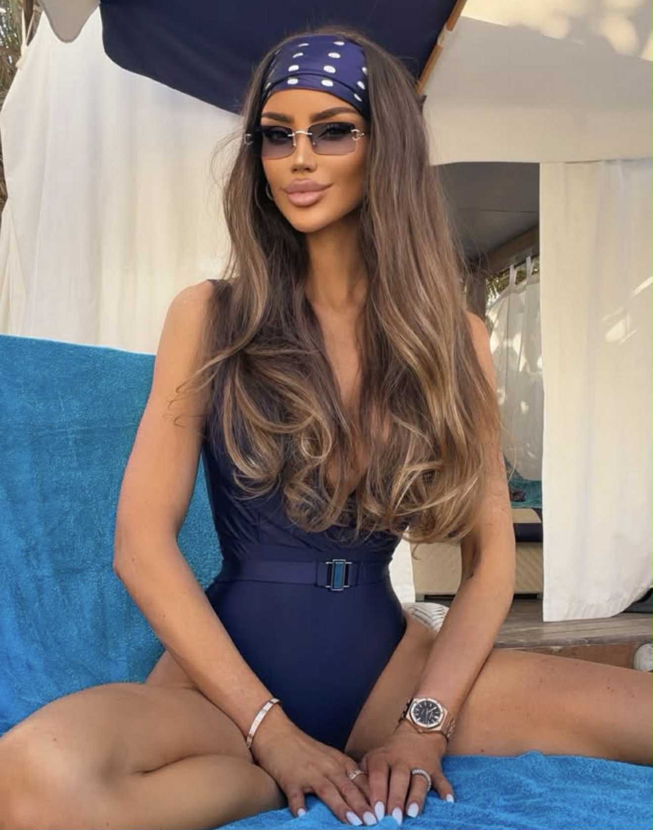 Cum a apărut Bianca Drăgușanu cu fetița ei de Revelion, în Dubai. Au schimbat rapid rochiile elegante cu costumele de baie