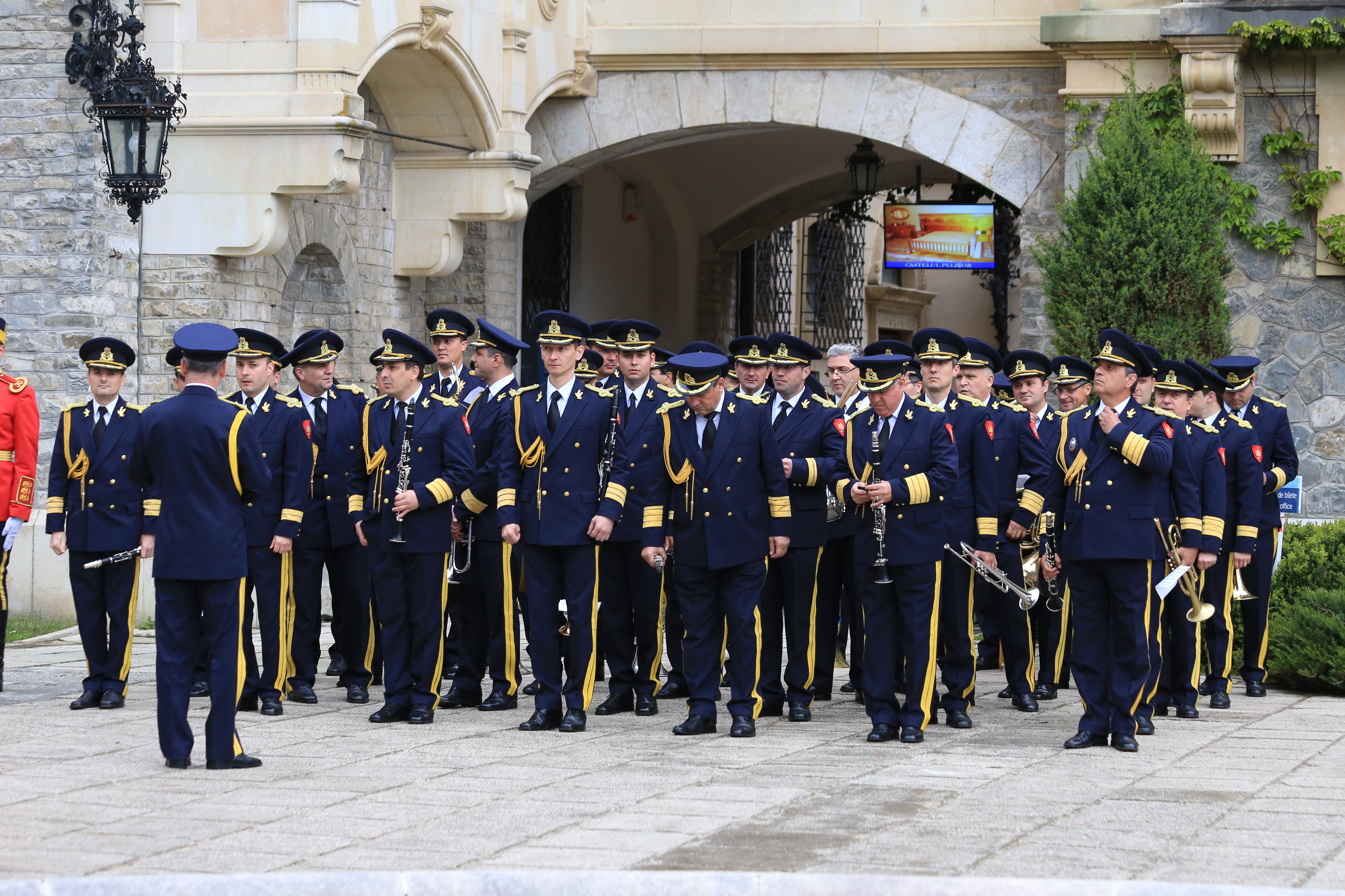 Ziua Monarhiei la Castelul Peleş din Sinaia - GALERIE FOTO&VIDEO