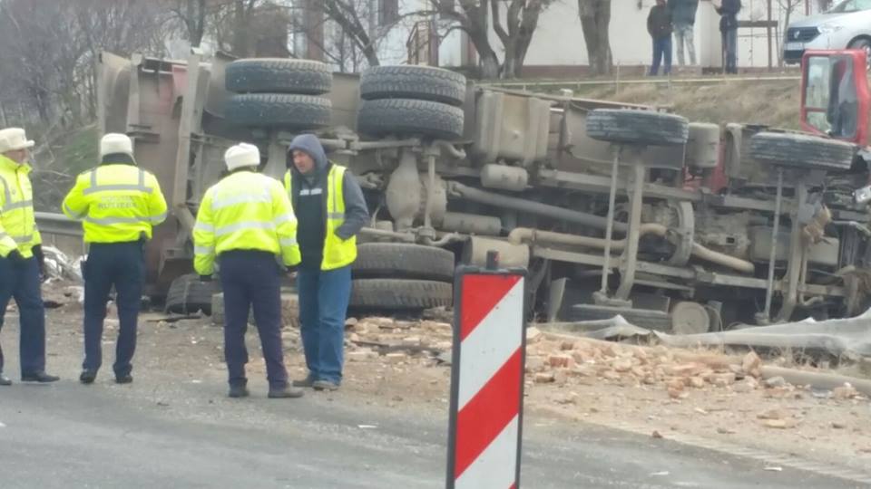 Accident pe Autostrada Soarelui.  Două persoane au murit. Traficul este blocat VIDEO