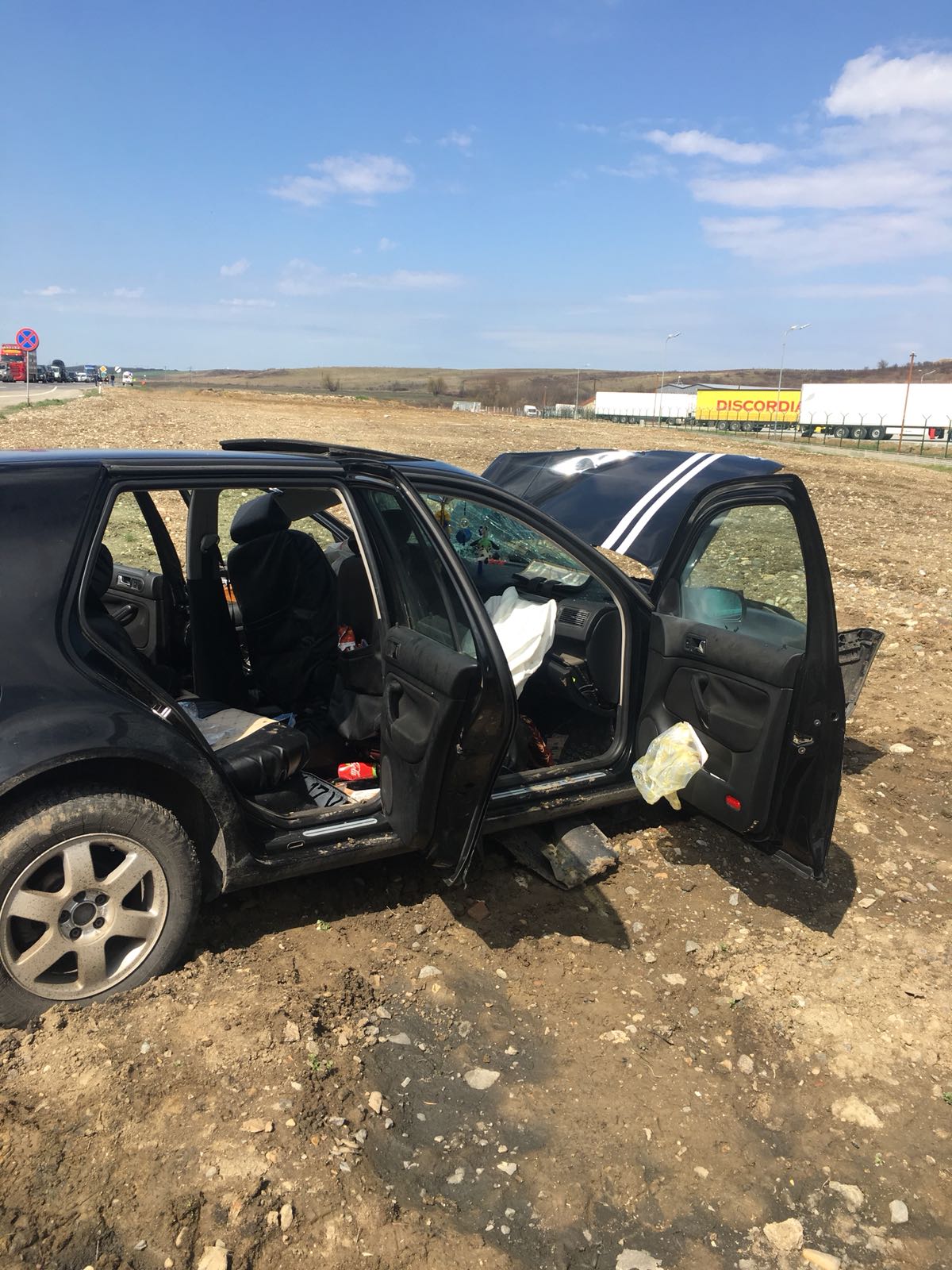 Accident pe centura orașului Lugoj. Cinci oameni au ajuns la spital din cauza unei manevre imprudente