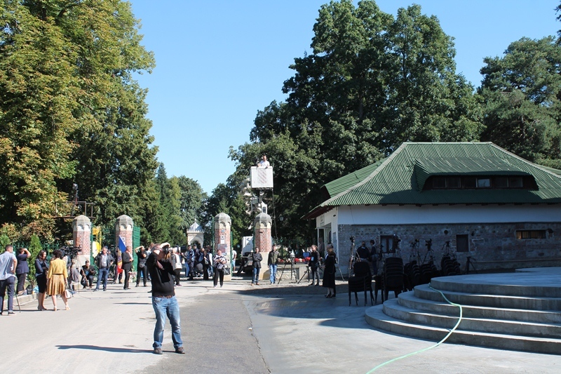 FOTO | Ultimele pregătiri la Curtea de Argeș, pentru înmormântarea Reginei Ana