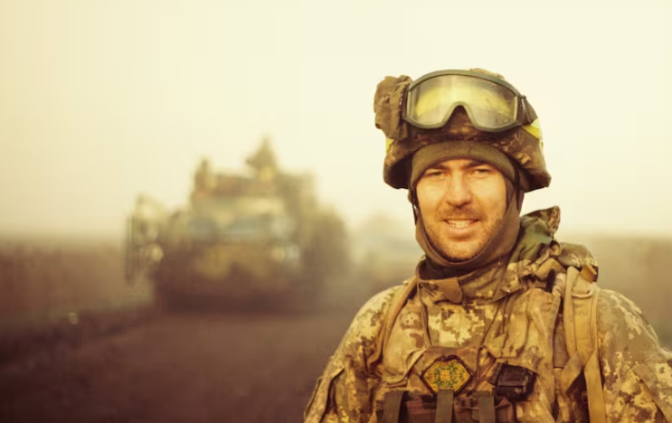 Mercenar elvețian care a luptat în Ucraina: „Întâi îi distrugi pe ruși, apoi negociezi cu ei”. Jona s-a întors acasă și s-a predat