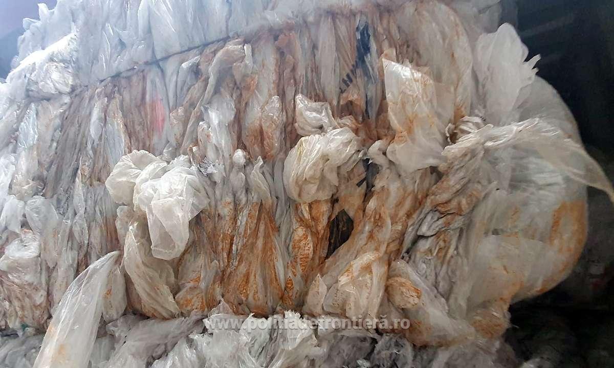 38 de tone de deșeuri de plastic, descoperite în Portul Constanța. Marfa era importată din Marea Britanie și a fost returnată