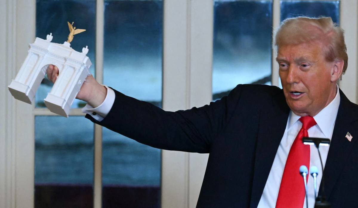 Donald Trump vrea propriul Arc de Triumf, lângă un cimitir: „Pentru mine - va fi superb”. Cum arată monumentul în variantă mică, medie și mare | VIDEO