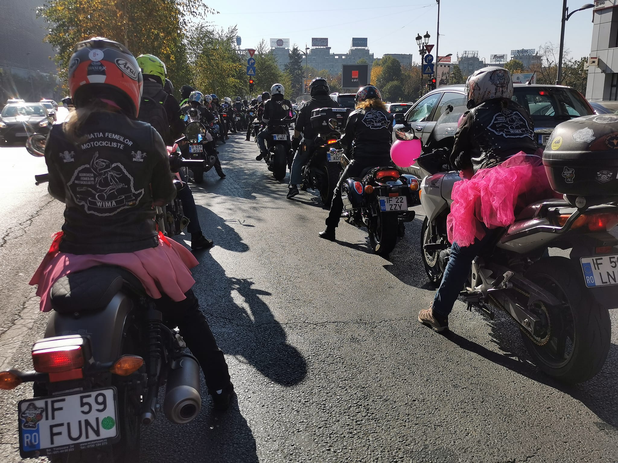 Marşuri moto Pink Ride în Bucureşti şi Cluj-Napoca, pentru conștientizarea precoce a cancerului de sân