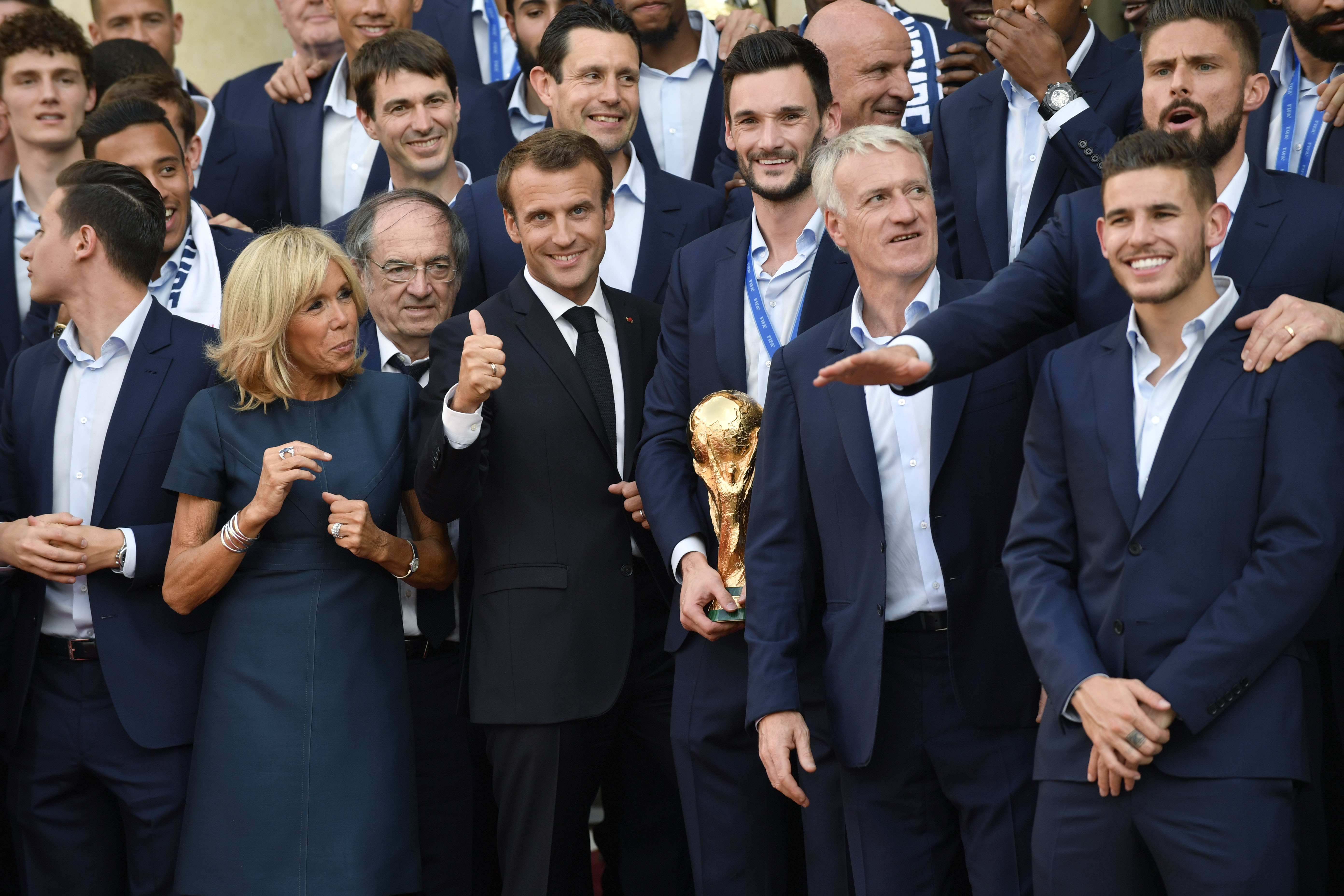 Campionii mondiali vor primi Legiunea de Onoare. ”Les Blues”, dineu la Palatul Elysee / GALERIE FOTO