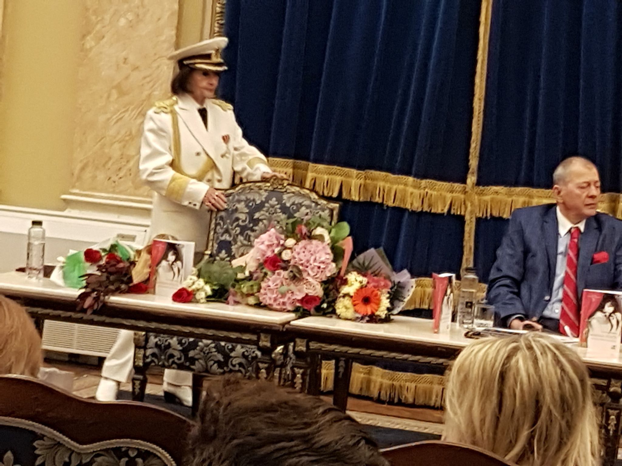 Marina Voica, apariție inedită la lansarea propriei cărți: «Servesc țara!»