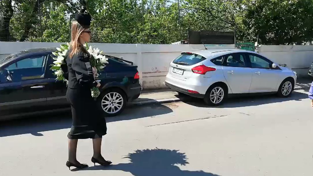 Iulia Albu a atras toate privirile la înmormântarea lui Răzvan Ciobanu | FOTO &VIDEO
