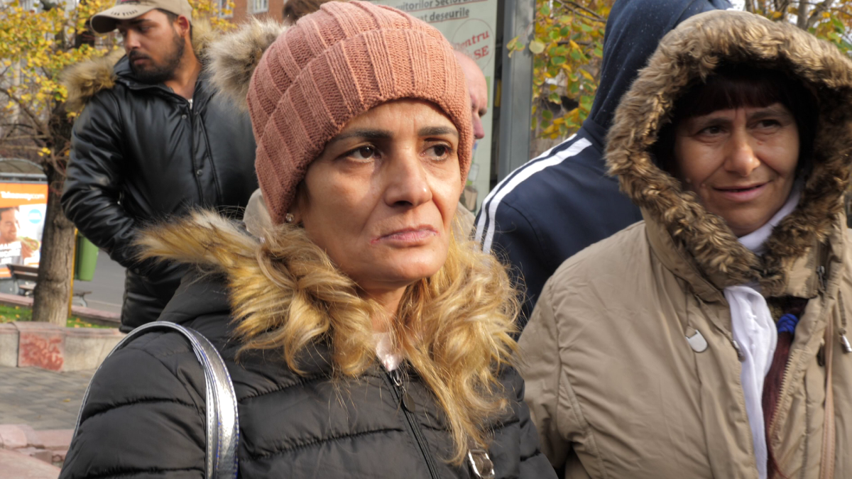 Social-democrație în sectorul 1: Primăria evacuează asistații pentru a face bazin olimpic la Colegiul Media. Răspunsul unui administrator din primărie: «Nu poți să prăjești pește, iar copiii ăia să învețe matematică!»