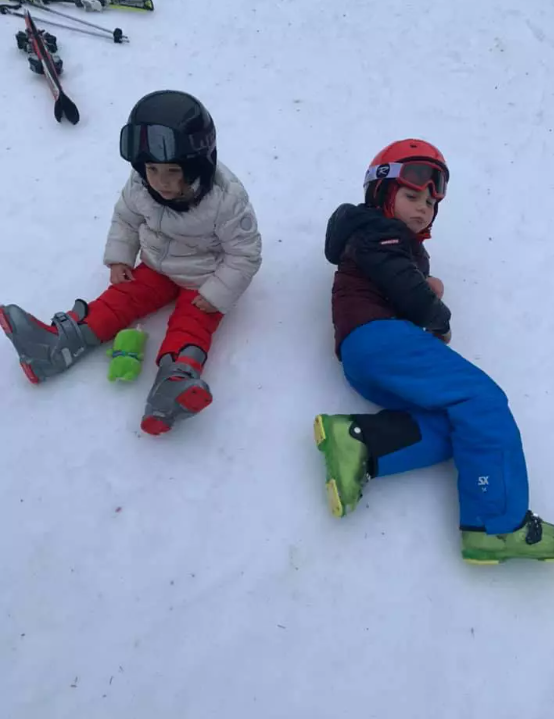 Imagini cu cei trei copii ai Elenei Băsescu. Ce mari s-au făcut Sofia, Traian și Anastasia. Cum au fost surprinși alături de mama lor