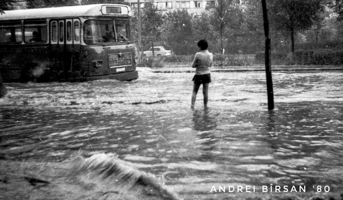 Cod roșu de ploi torențiale în București. Cum arăta zona Dristor în timpul inundațiilor din vara lui 1981