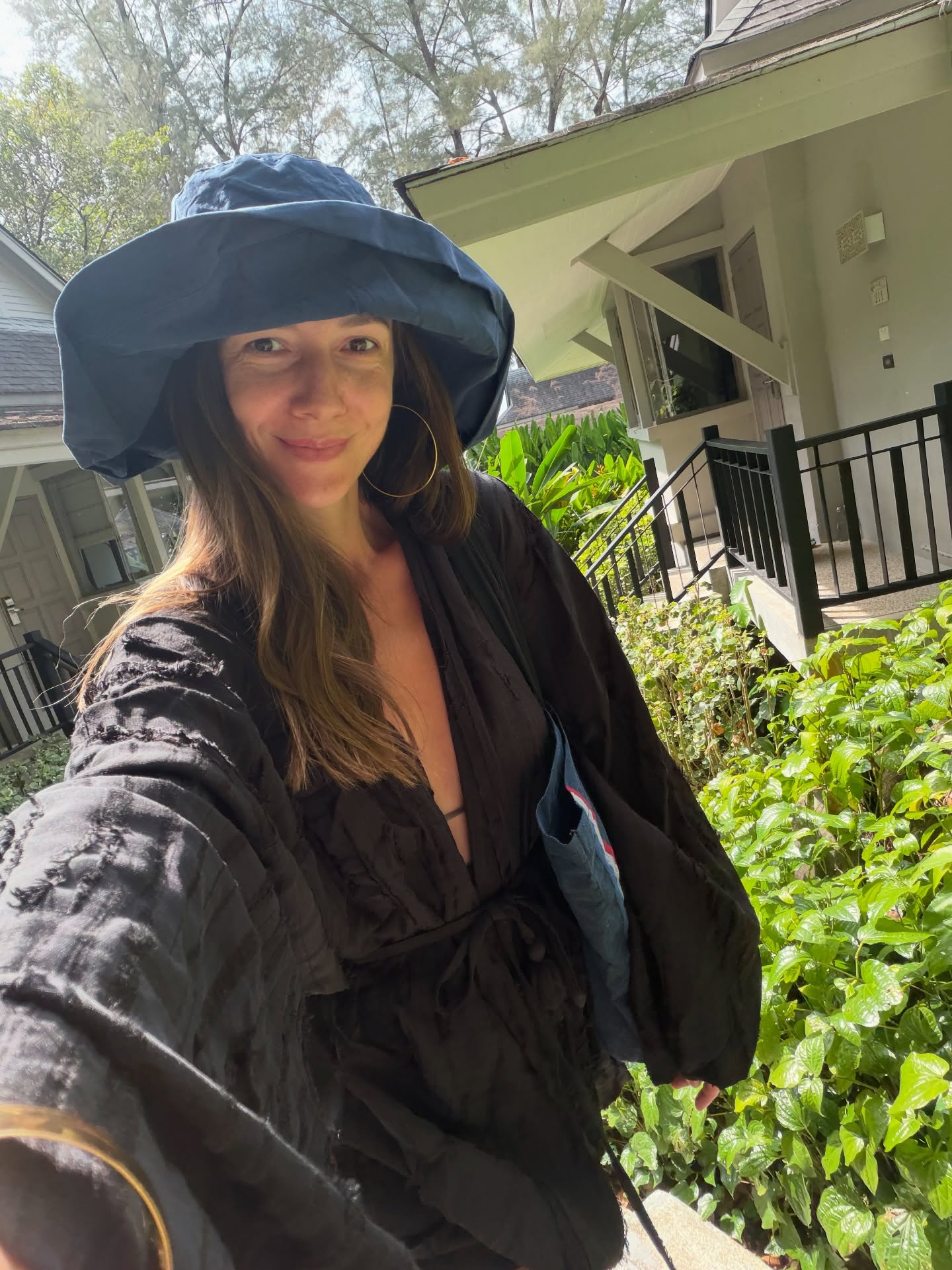 Cum a apărut Adela Popescu alături de cei trei băieți ai ei și ai lui Radu Vâlcan în Thailanda: „Să stea cuminți e împotriva firii”