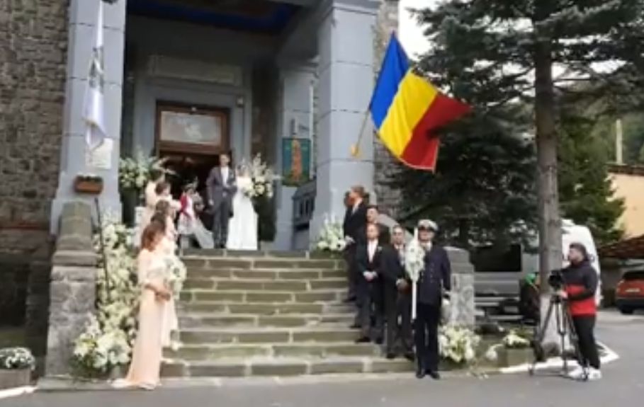 Principele Nicolae și mireasa lui, Alina Binder, au dispărut de la petrecere. Unde au plecat de la Cazinoul din Sinaia | FOTO