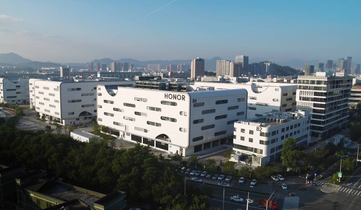 Am vizitat fabrica Honor din Shenzen ca să vedem cum sunt dezvoltate și asamblate cele mai noi smartphone-uri. Cum arată, din interior, un campus tehnologic din China