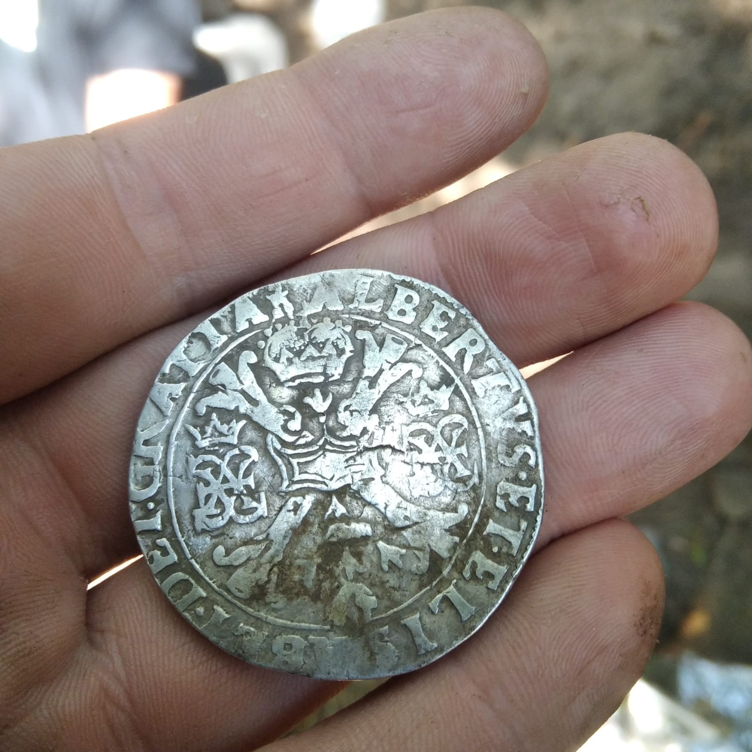 O comoară din secolul al XVIII-lea, care a aparținut unui escroc legendar, descoperită în munții Poloniei