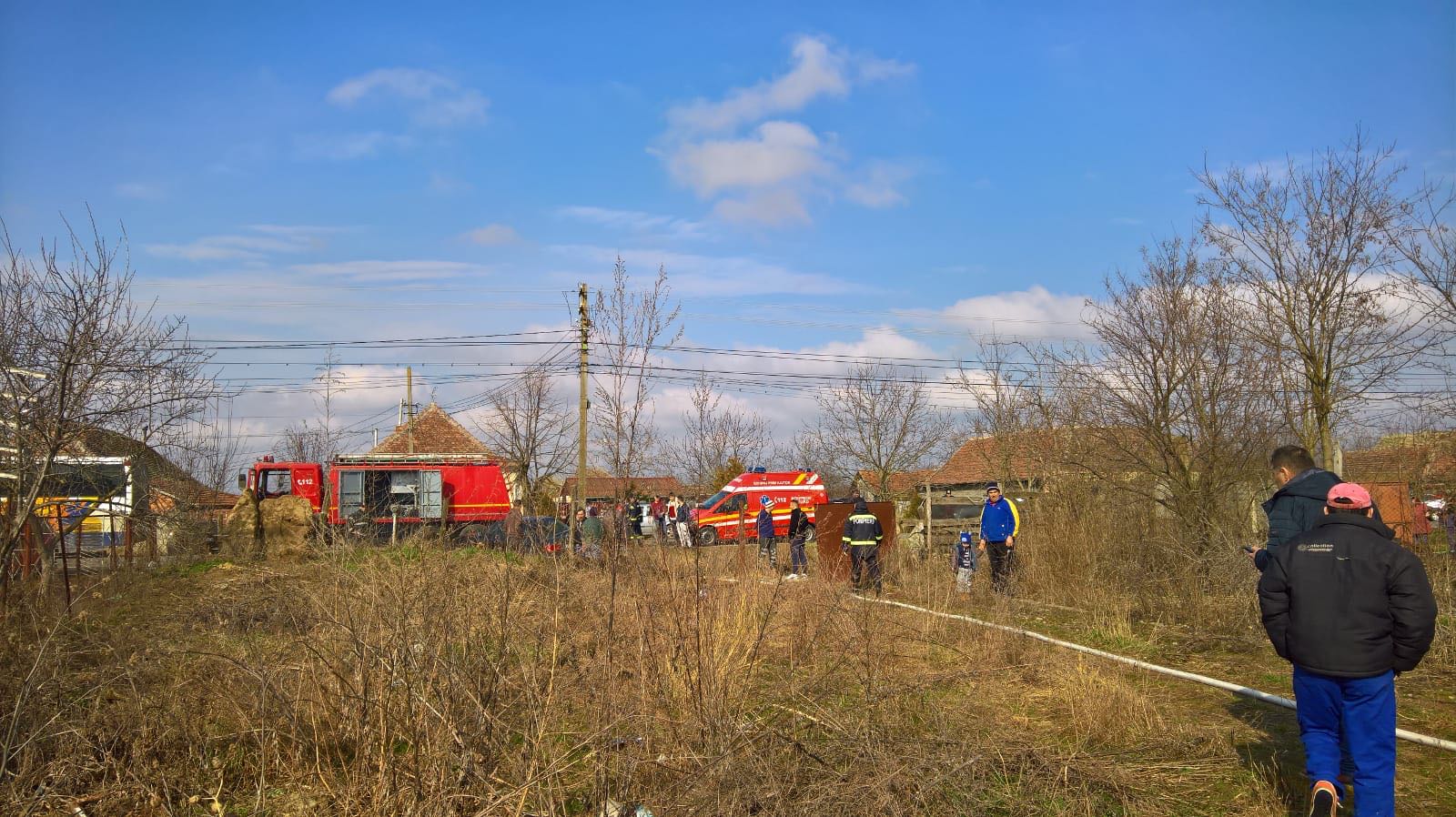 Un bătrân de 70 de ani a murit intr-un incendiu, în Timiș/ GALERIE FOTO