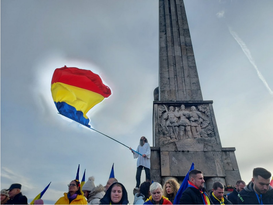 Cum își bate joc de toate autoritățile suveranistul Cezar Avrămuță. Dosarul „Stegarului Dac”, restituit la parchet pentru că procurorul și-a depășit competența teritorială