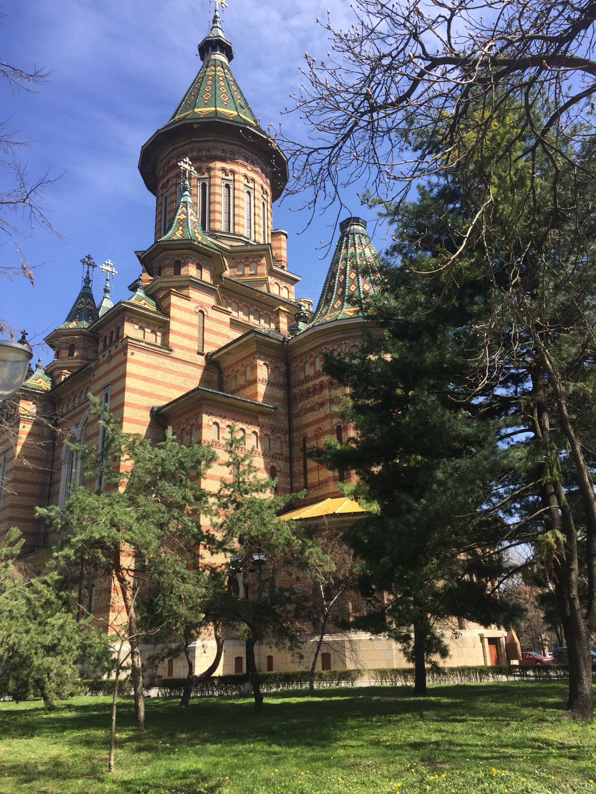 TURIST ÎN ȚARA MEA/ Timișoara înflorește odată cu primăvara. Mica Vienă, orașul premierelor cu o alură aparte de Paști