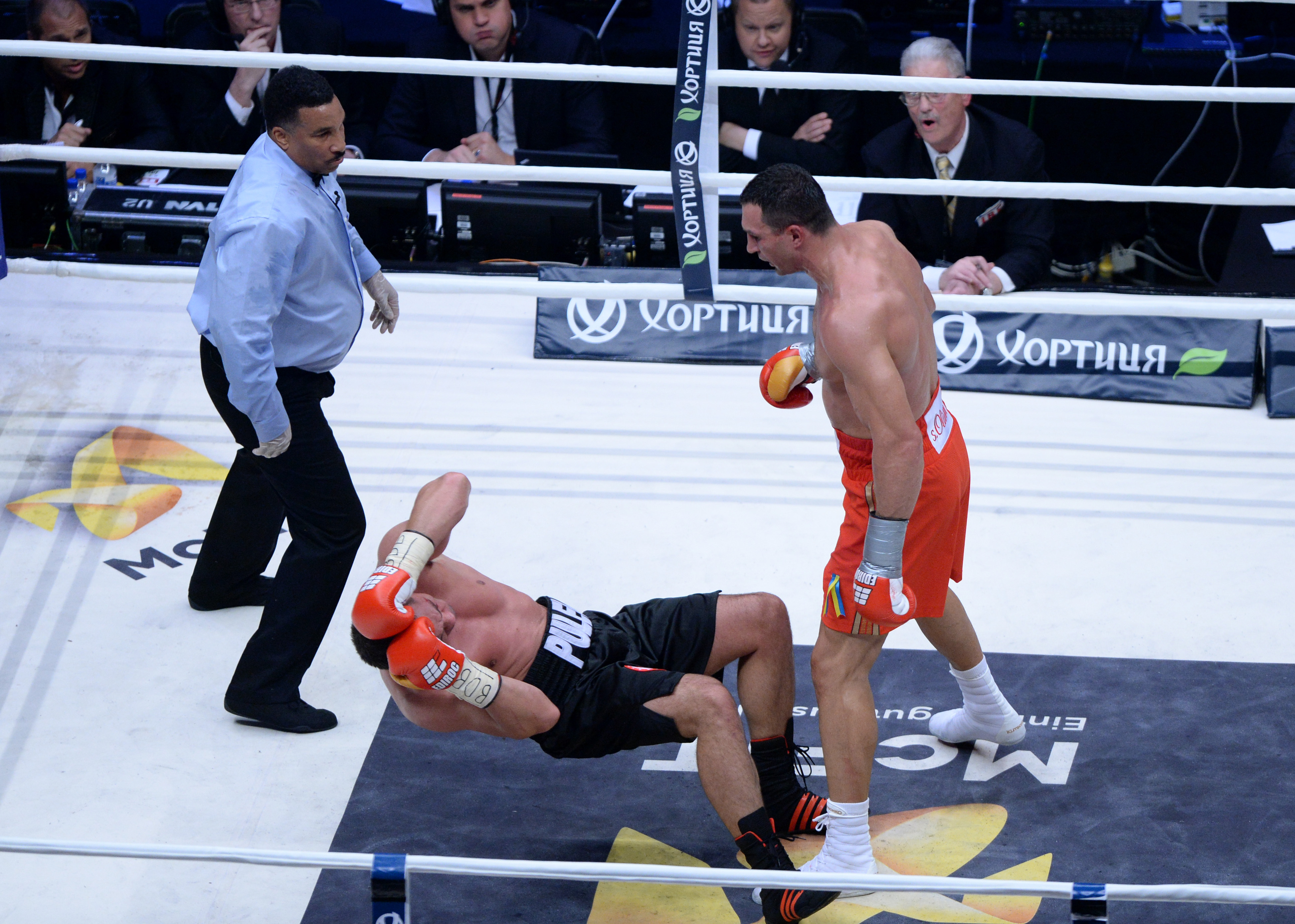Klitschko l-a făcut KO pe Pulev, dar bulgarul a arătat că Wladimir încă poate fi lovit