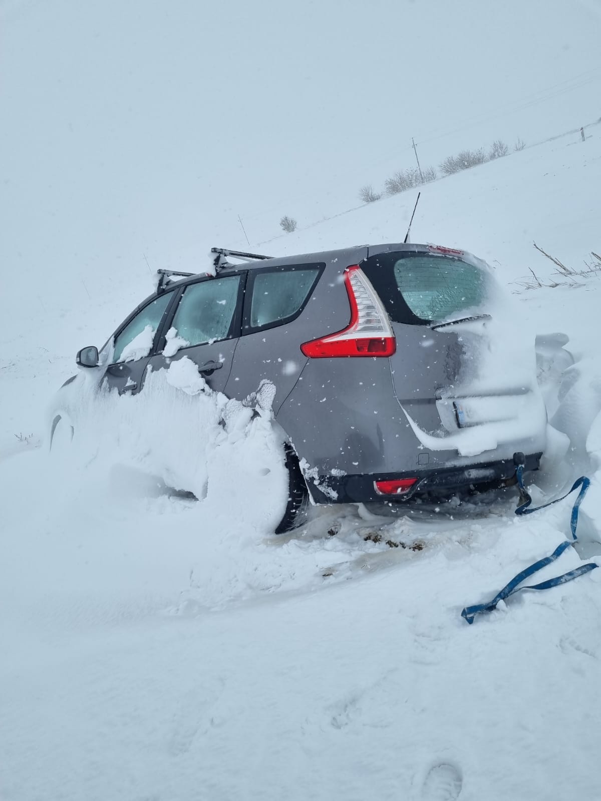 Viscolul și ninsorile au provocat haos în mai multe județe. Sute de localități fără curent, în timp ce orașul Constanța a rămas fără apă potabilă timp de cinci ore