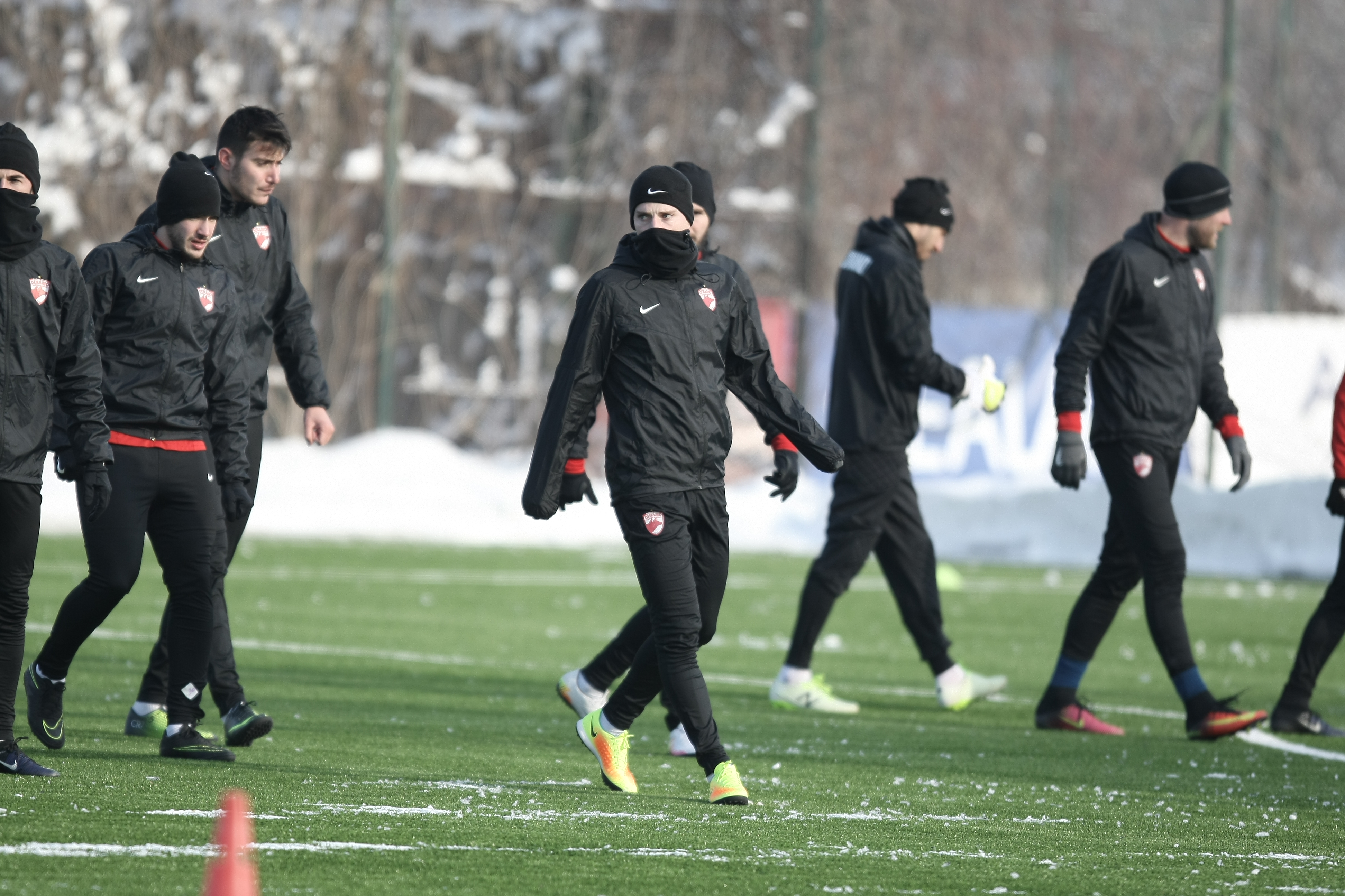 Ioan Andone a condus un antrenament la -14 grade Celsius. Portarul Cobrea s-a transferat la FC Botoșani | GALERIE FOTO & VIDEO