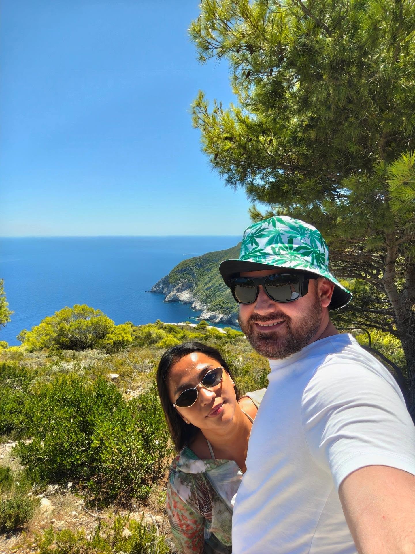 Imagini din vacanța Bellei Santiago în Zakynthos. Incidentul neplăcut de care a avut parte artista