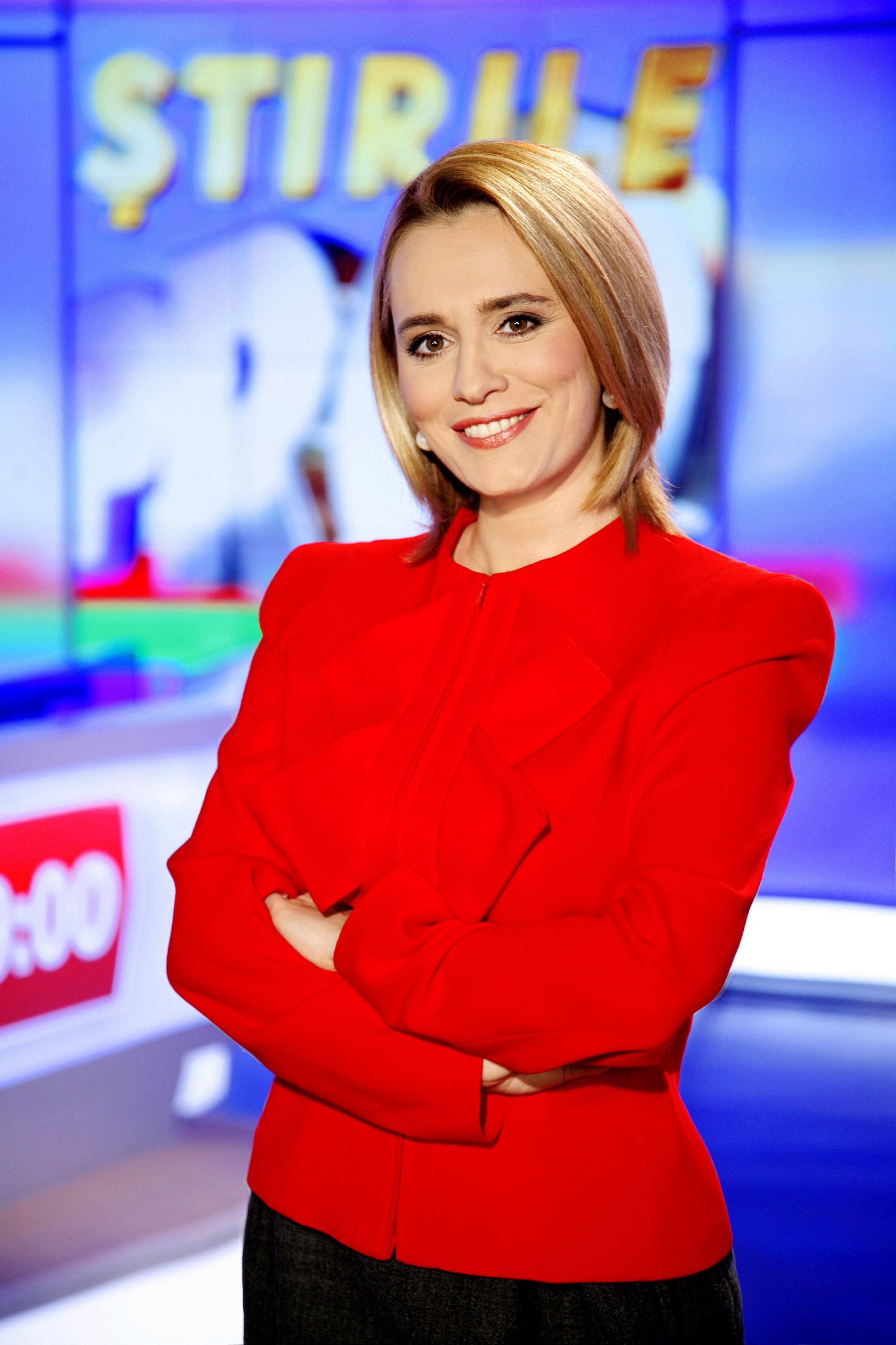 Lady in Red. Andreea Esca și obsesia ei pentru roșu! Rochiile cu care vedeta PRO TV se afișează de câțiva ani