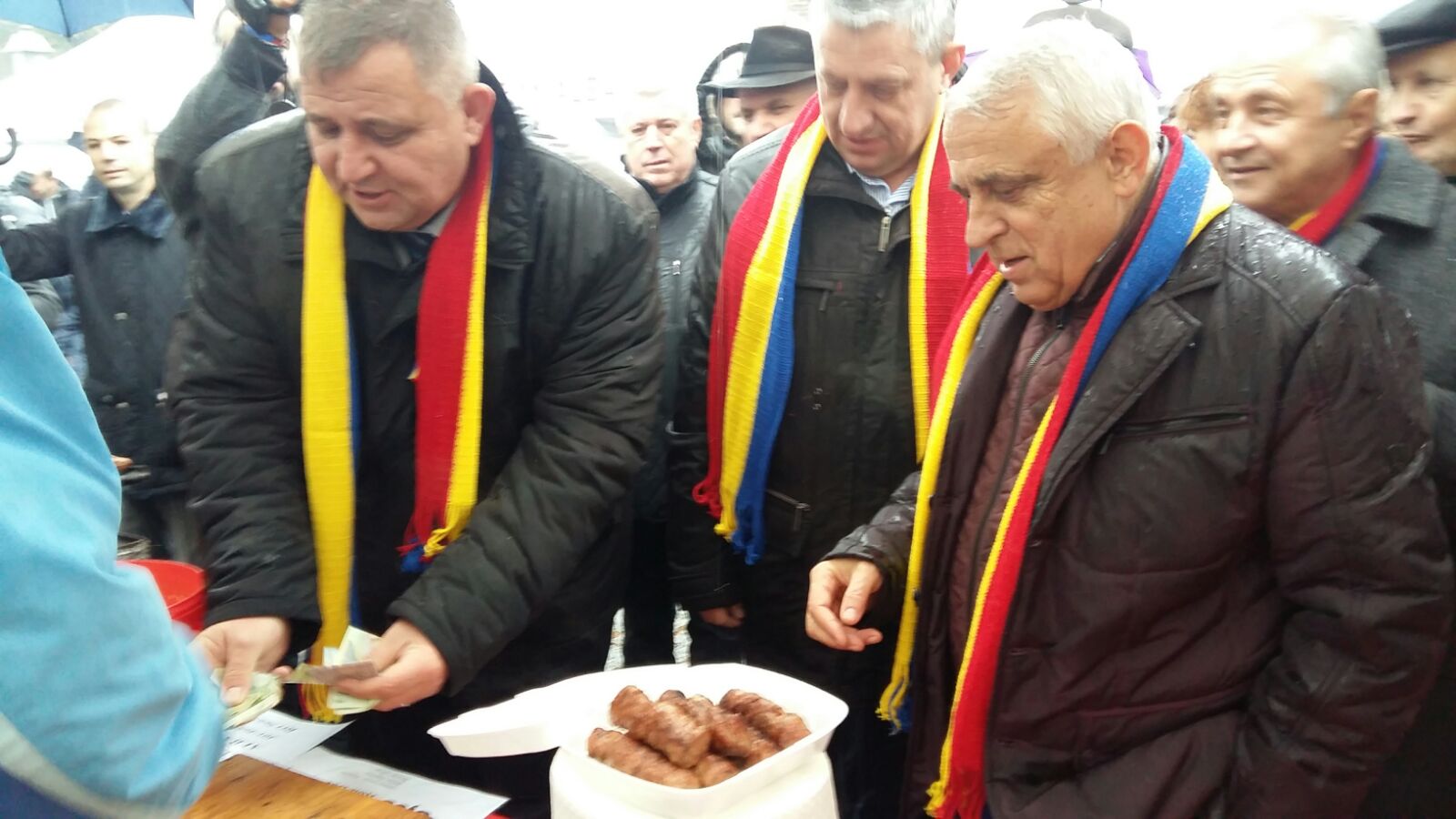 Daea: "Oaia, săraca, vine din vârful muntelui cu oamenii ăştia care pleacă şi uită de neveste, de copii"|VIDEO