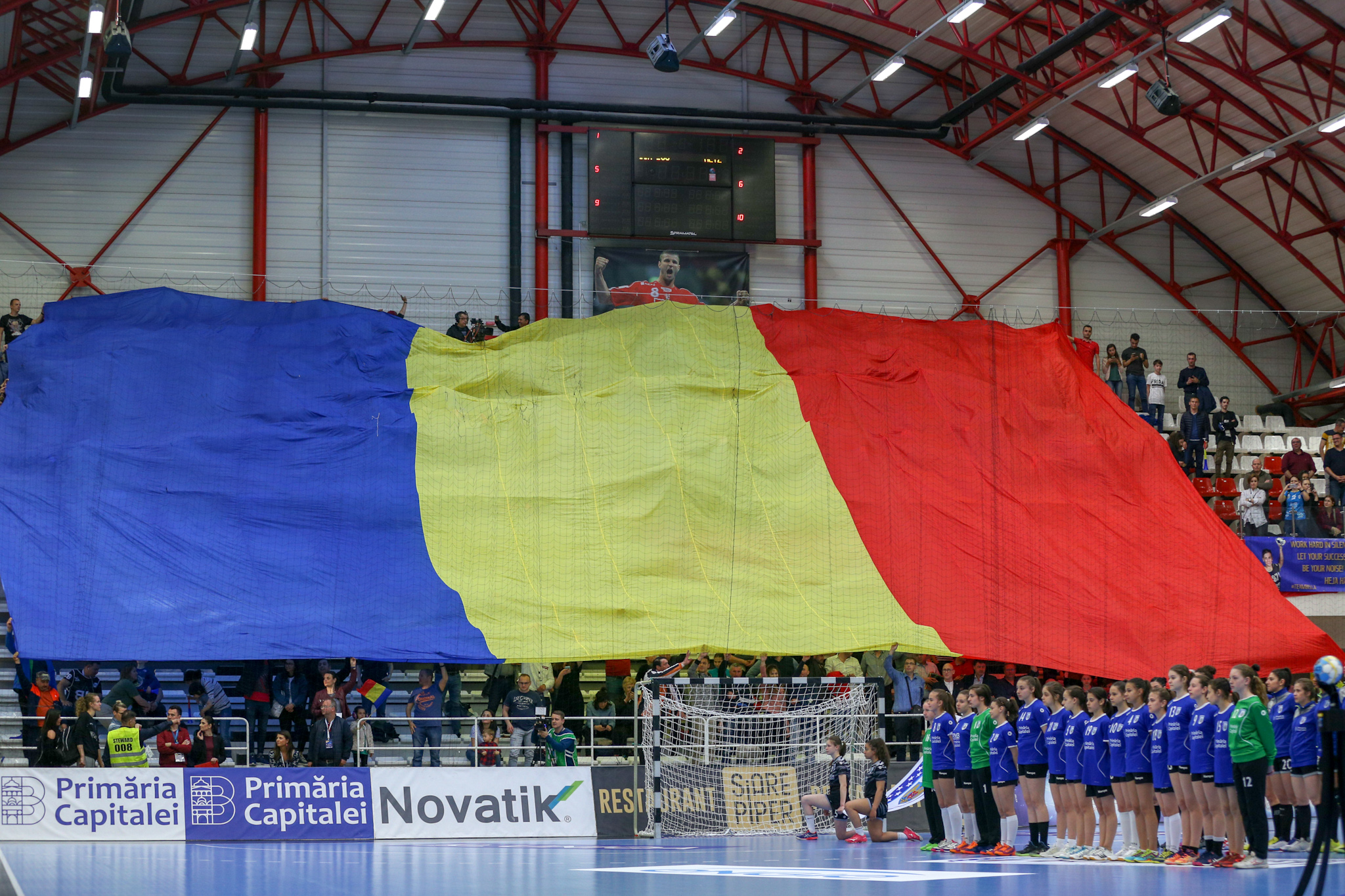 FOTO | CSM București a ratat calificarea în Final Four-ul Ligii Campionilor la handbal feminin. Două eșecuri cu Metz