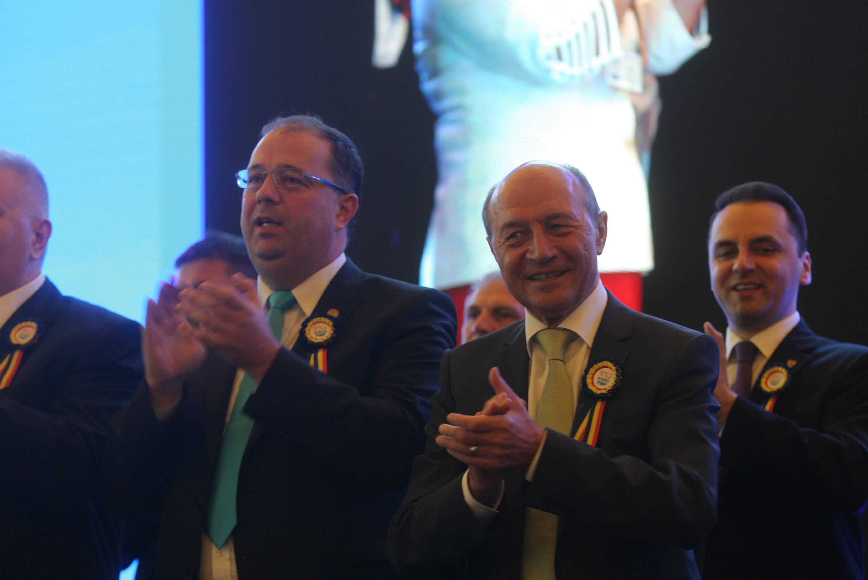 Schimb de replici dur între Turcescu și Băsescu, la Congresul PMP: ”M-aş fi aşteptat să rămâneţi la cârmă”/ ”Un căpitan are și el o licență care expiră” (VIDEO)