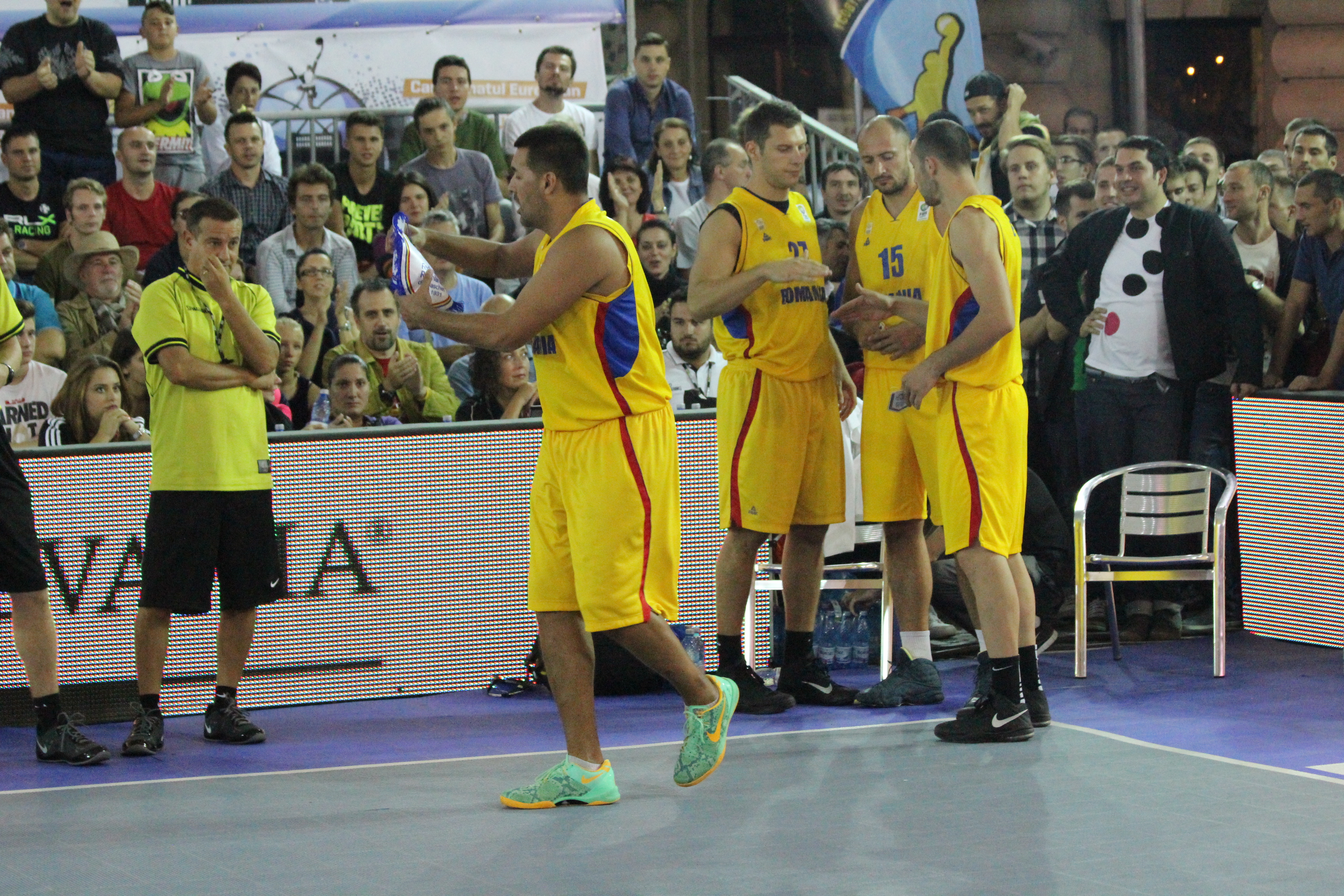 GALERIE FOTO & VIDEO / România joacă astăzi în semifinalele CE de baschet 3x3